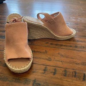 Toms pink wedges